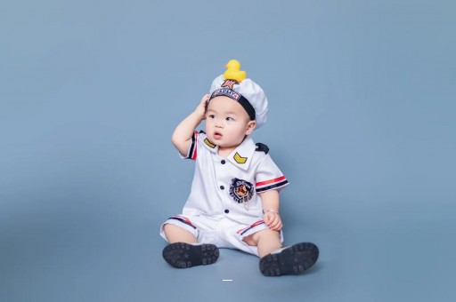 国内母乳可以给私人代生男宝洗脸吗